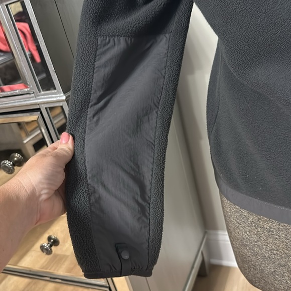 **SOLD ON MERCARI**The North Face Denali gray & pink women’s fleece jacket small - Picture 5 of 11